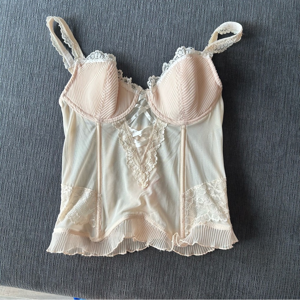 Elegant Lace Trimmed Corset in Cream